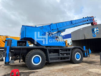 2022-kato-crane-45389945