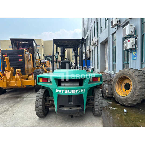 2022 ميتسوبيشي FD70-45389971