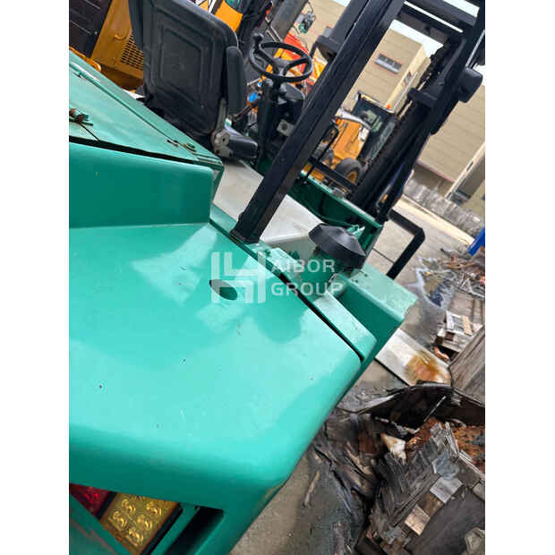 2022 ميتسوبيشي FD70-45389992