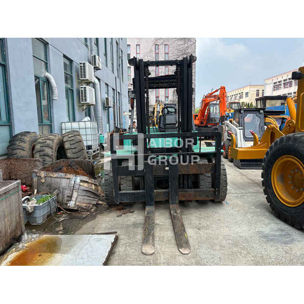 2022 ميتسوبيشي FD70-45390000