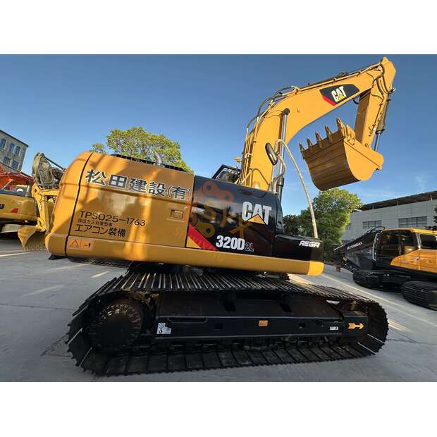 2023 Caterpillar 320D2-45390108