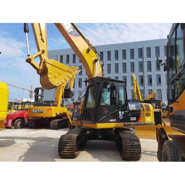 2023 Caterpillar 320D-45390219