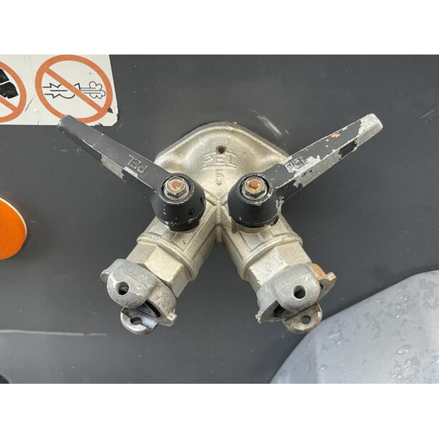 2012 Atlas-Copco XAS 37 KD-45390680