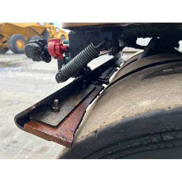 2012 Caterpillar CC24-45390793