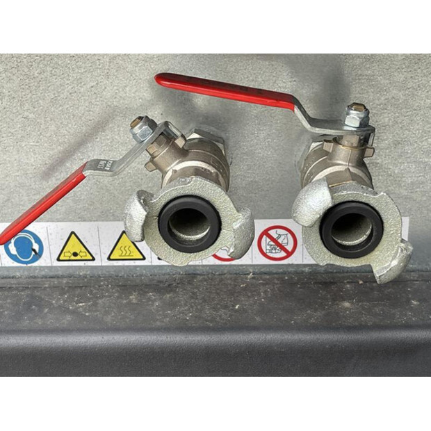 2023 كومبير C 38-45391827