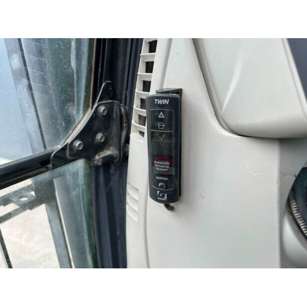 2014 KOBELCO SK500LC-9-45392312