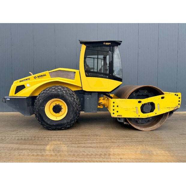 2017 BOMAG BW213D-5-45394385