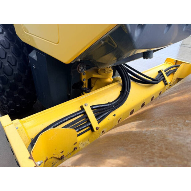 2017 BOMAG BW213D-5-45394411