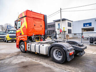 2018-mercedes-benz-actros-1843-1414757-45396162