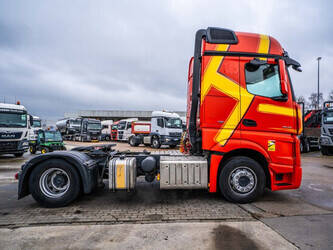 2018-mercedes-benz-actros-1843-1414757-45396165