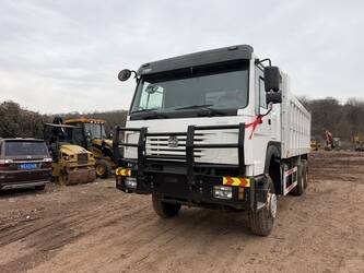 صورة ل شاحنات قلابة 2024 سينوترك 400