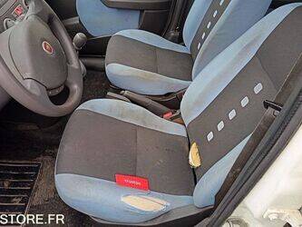 2007-fiat-panda-1414836-45410305