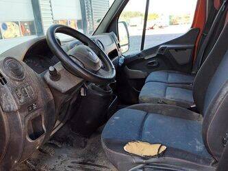 2011-renault-master-1414837-45410328