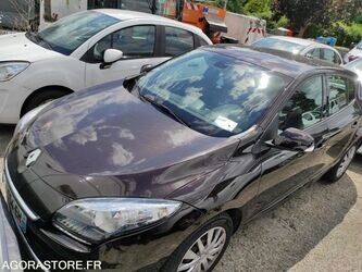 2013-renault-megane-1414845-45410394
