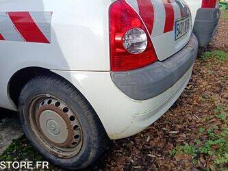 2005-renault-clio-1414860-45410461