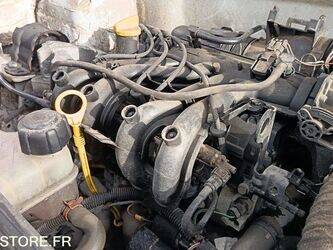 2005-renault-clio-1414860-45410463