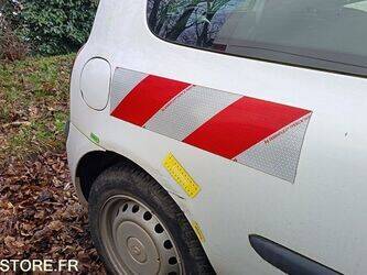 2005-renault-clio-1414860-45410464