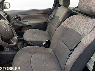 2005-renault-clio-1414860-45410467