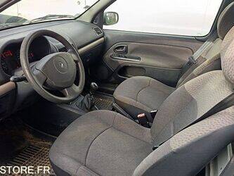 2005-renault-clio-1414860-45410468