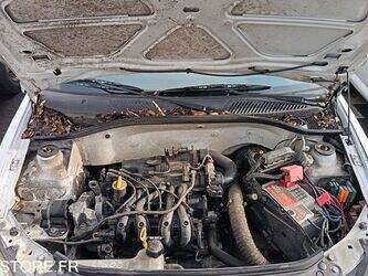 2005-renault-clio-1414860-45410477