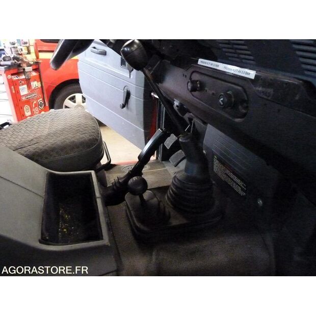 2001 Land Rover Defender-45410502