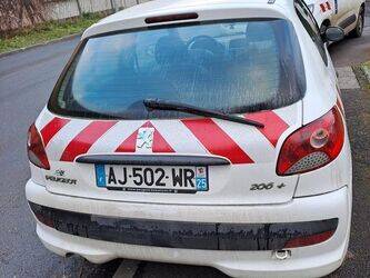 2010-peugeot-206-1414864-45410515