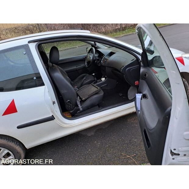 2010 Peugeot 206-45410518