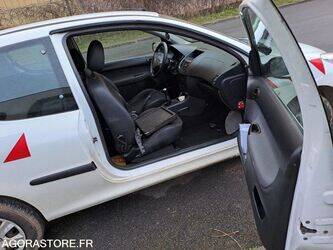 2010-peugeot-206-1414864-45410518