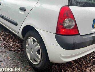 2005-renault-clio-1414877-45410614