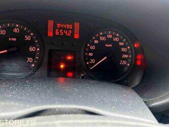 2005-renault-clio-1414877-45410623