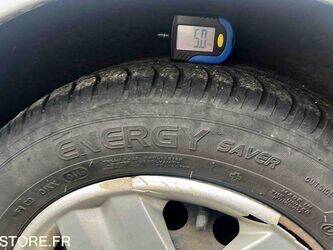 2005-renault-clio-1414877-45410626