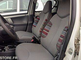 2010-citroen-c1-1414895-45410801