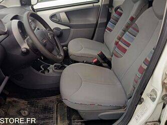 2010-citroen-c1-1414895-45410802