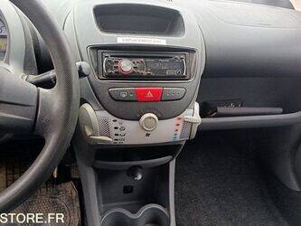 2010-citroen-c1-1414895-45410803