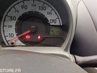 2010-citroen-c1-1414895-45410805