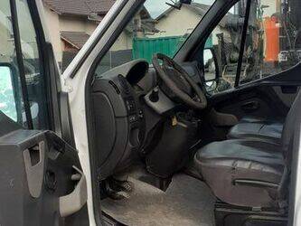 2014-renault-master-1414900-45410853