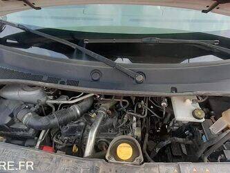 2014-renault-master-1414900-45410857