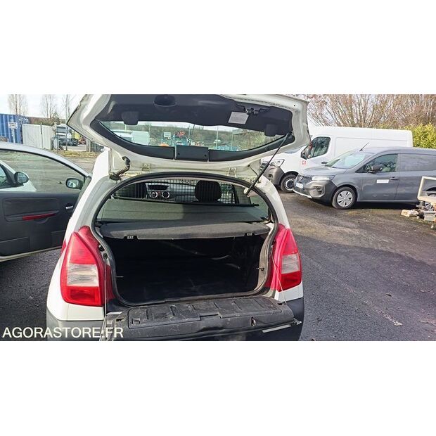 2009 سيتروين C2-45410913