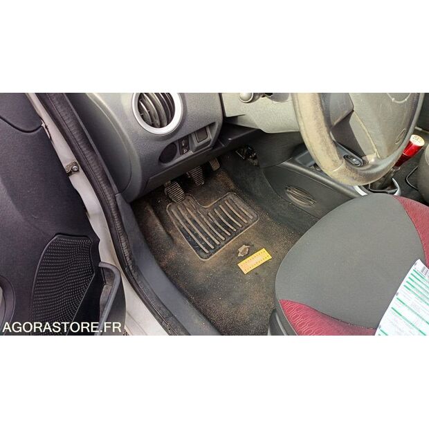 2009 سيتروين C2-45410916