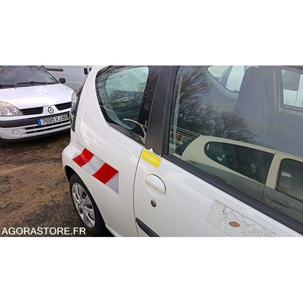 2011 سيتروين C1-45410996