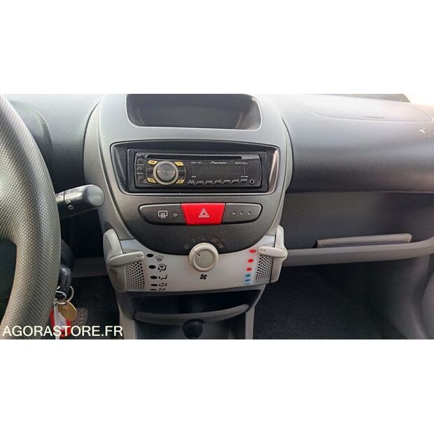 2011 سيتروين C1-45411007