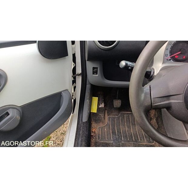 2011 سيتروين C1-45411017