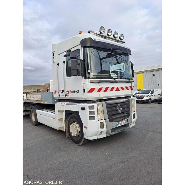 2011 Renault Magnum-45411032