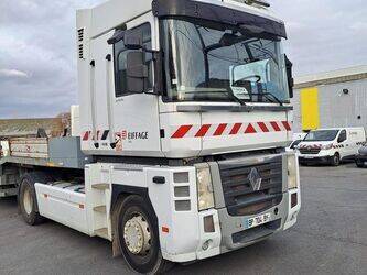 2011-renault-magnum-1414922-45411032