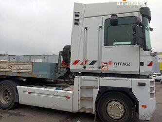 2011-renault-magnum-1414922-45411033