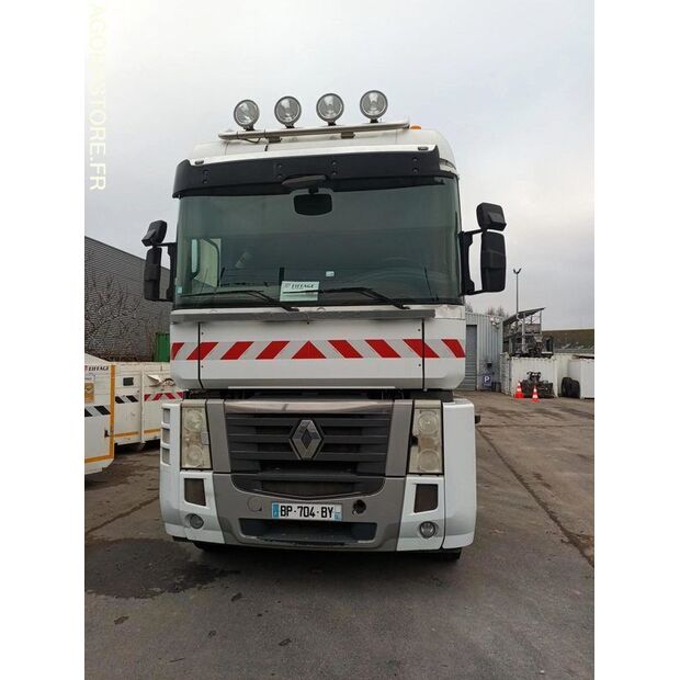 2011 Renault Magnum-45411034