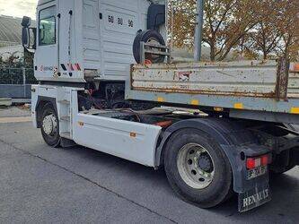 2011-renault-magnum-1414922-45411035