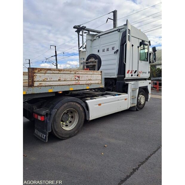 2011 Renault Magnum-45411042