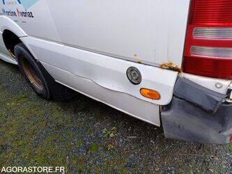 2015-mercedes-benz-sprinter-1414958-45411323