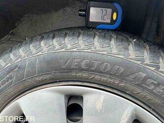 2009-citroen-c1-1414973-45411475